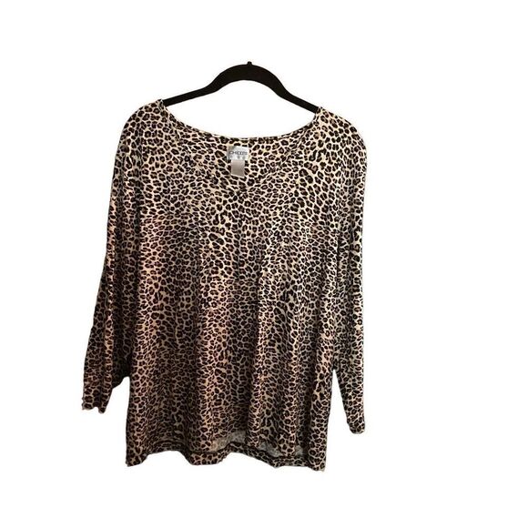 Chicos women’s cheetah animal, print V-neck stretch, top size large  - Picture 2 of 5